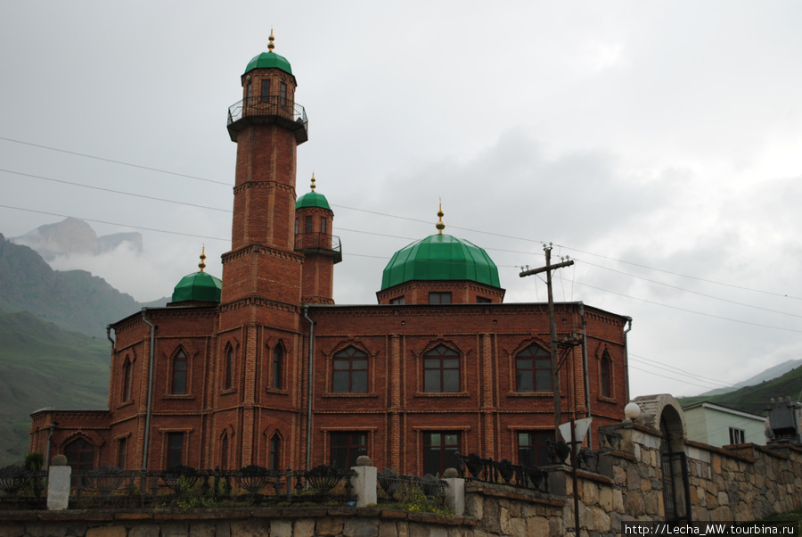 Мечеть в Верхней Балкарии Кабардино-Балкария, Россия