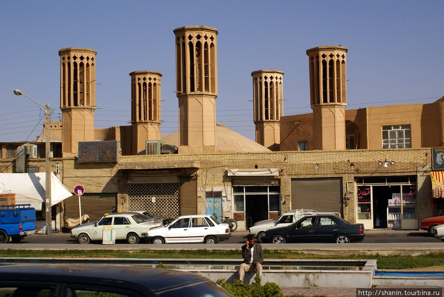 Сразу много башен ветра Йезд, Иран
