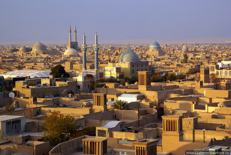 Вид на Йезд с мечети Амир Чакмак Йезд, Иран