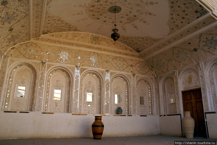 Зал в Музее воды в Йезде Йезд, Иран