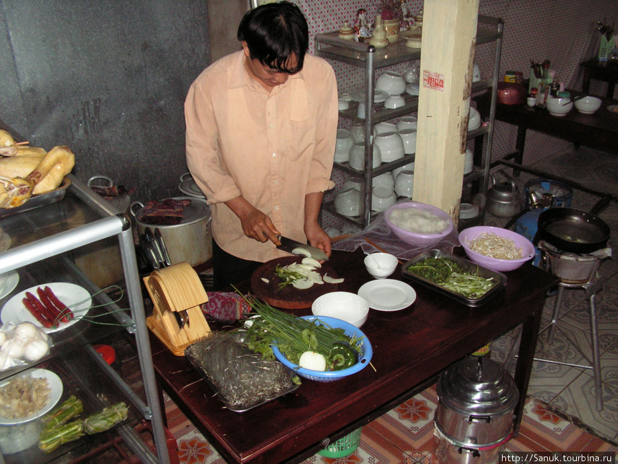 Dien Bien Phu. Здесь были очень рады приготовить для меня суп Вьетнам