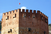Флаг над башней Кызыл Куле