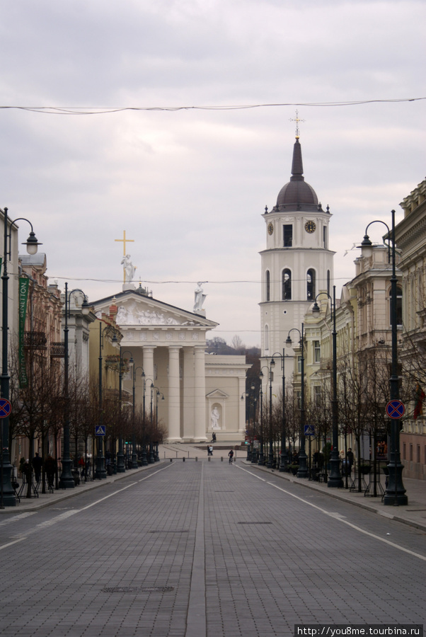Кафедральный костёл-базилика и колокольня Вильнюс, Литва