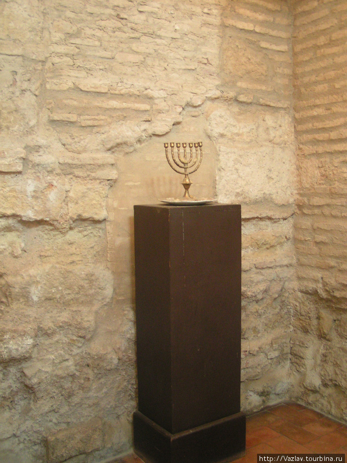 Зал внутри синагоги Кордова, Испания