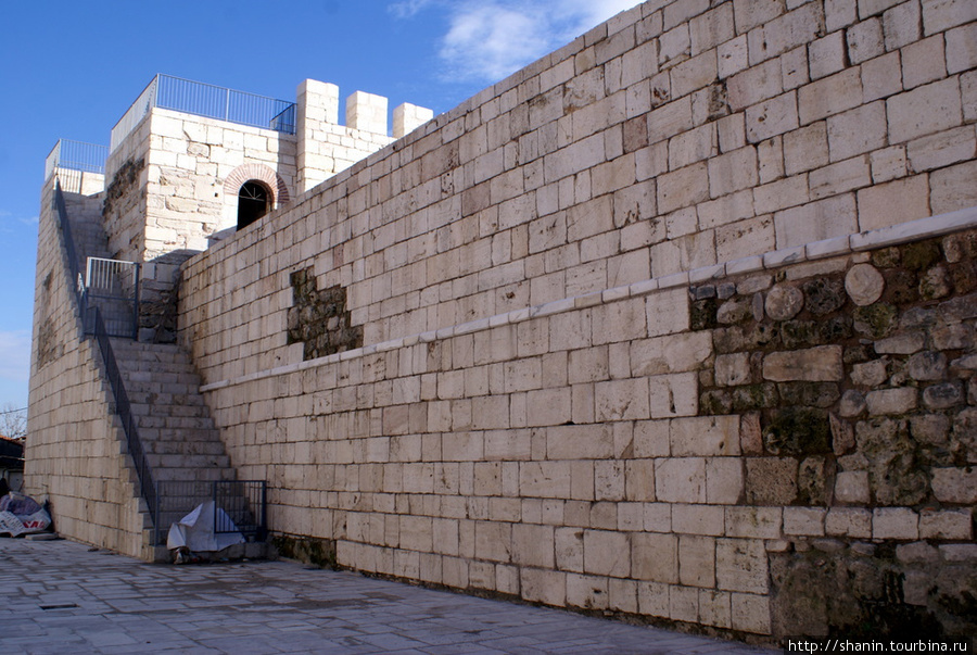 Крепостная стена, вид изнутри Бурса, Турция