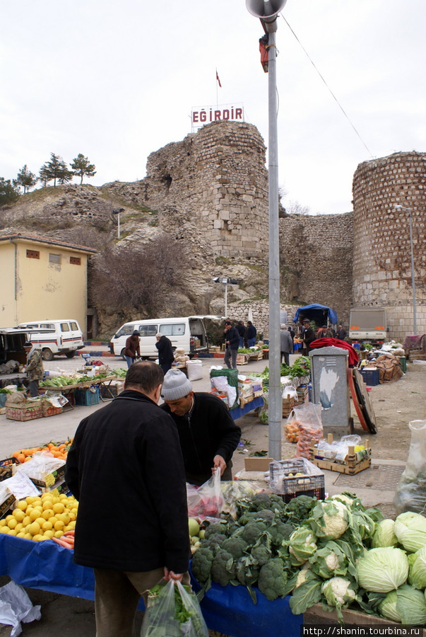 На рынке в Егирдире Эгирдир, Турция