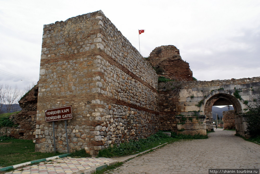 Ворота Йенишехир Изник, Турция