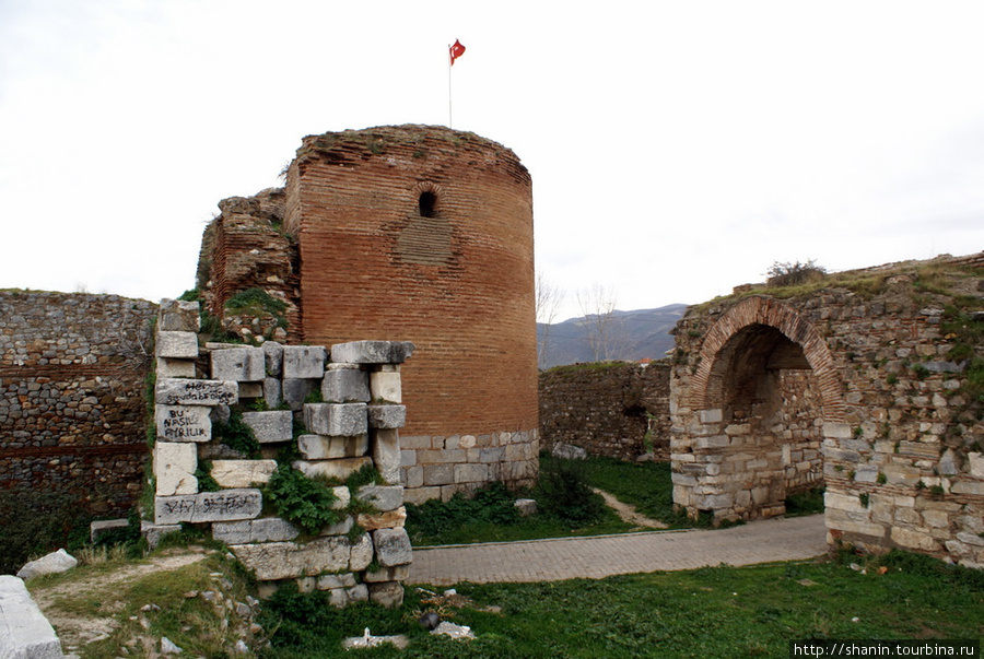 Крепостная башня и ворота в Изнике Изник, Турция