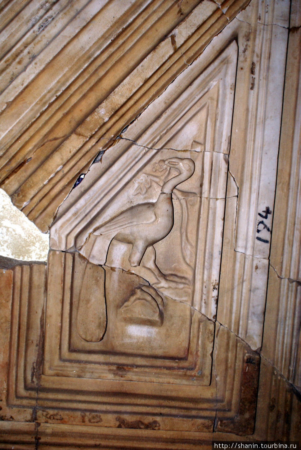 Фрагмент в Археологическом музе Изника Изник, Турция