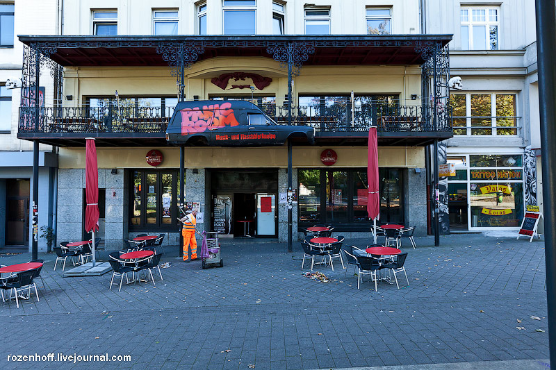 В центральной части города много магазинчиков и кафе Эссен, Германия