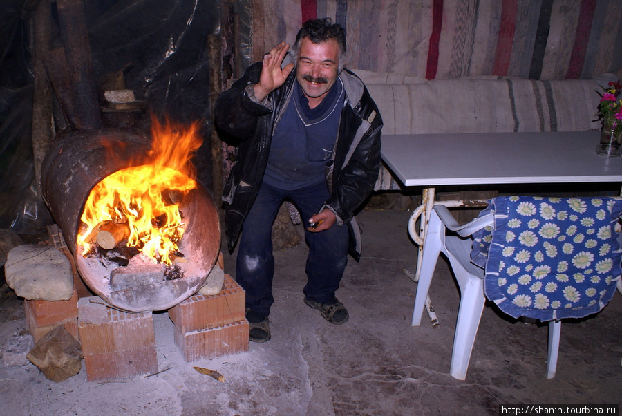 Тоже огонь — в жаровне в гестхаусе в Чиралы Чиралы, Турция