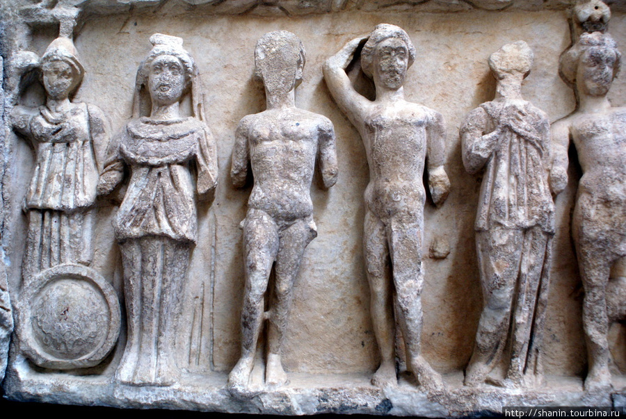 Рельеф на римском саркофаге Сельчук, Турция