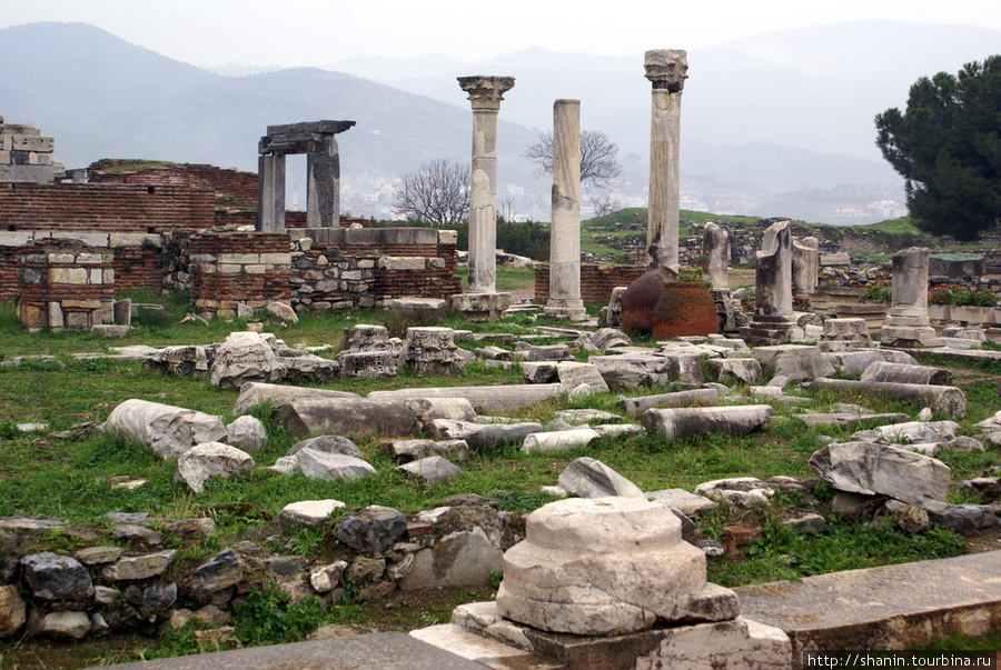 Руины базилики Святого Иоанна Эфес античный город, Турция