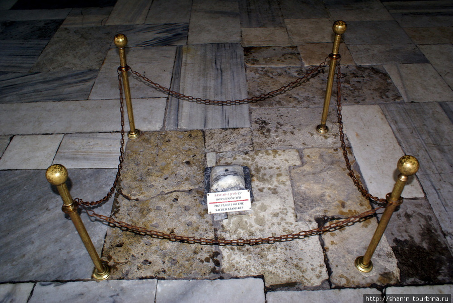 Место для установки священного штандарта во дворце Топкапы Стамбул, Турция