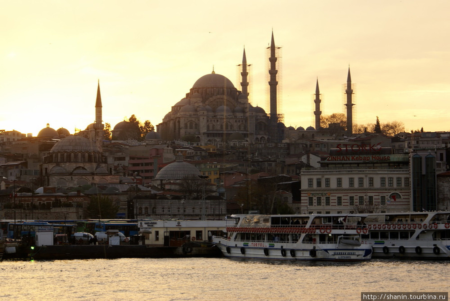 Мечеть Сулеймание над Золотым Рогом Стамбул, Турция