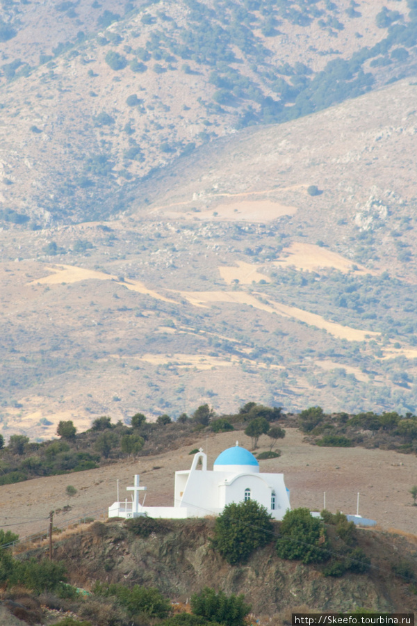 Церкви там просто удивительно красиво вписываются в окружающий пейзаж. Агиа-Галини, Греция