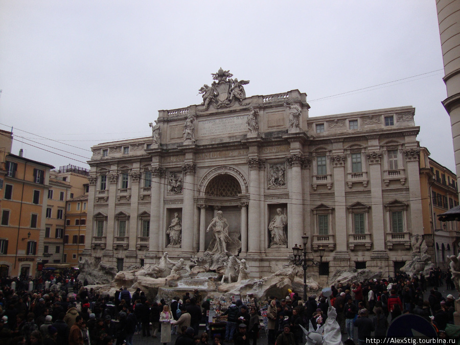 самый известный фонтан Рима — Треви Рим, Италия