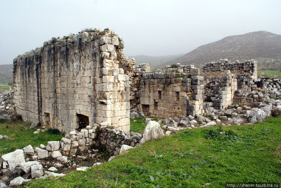 Руины храма в Патаре Патара, Турция