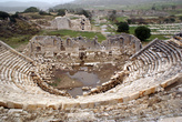 Вид с верхнего ряда амфитеатра в Патаре