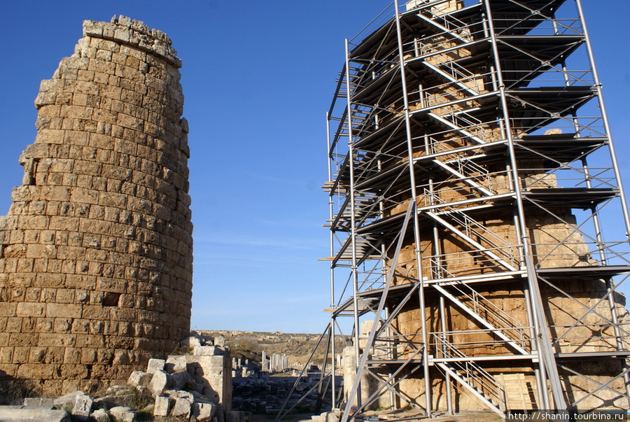 Реставрация Южных ворот Перге Анталия, Турция