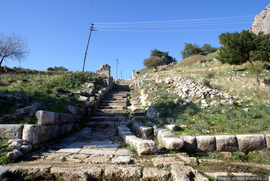 Дорога к руинам в Приене Эгейский регион, Турция