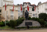 Памятник Ататюрку на острове Бюйюкада