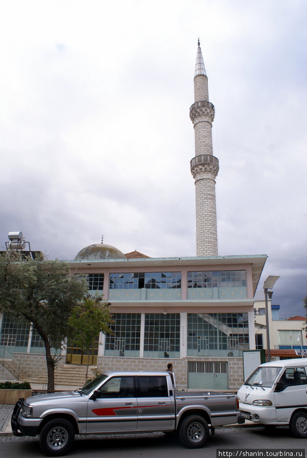 Мечеть в центре Салихли Салихли, Турция