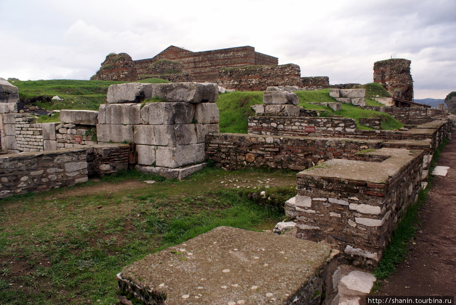 Руины бани в Сардах Эгейский регион, Турция
