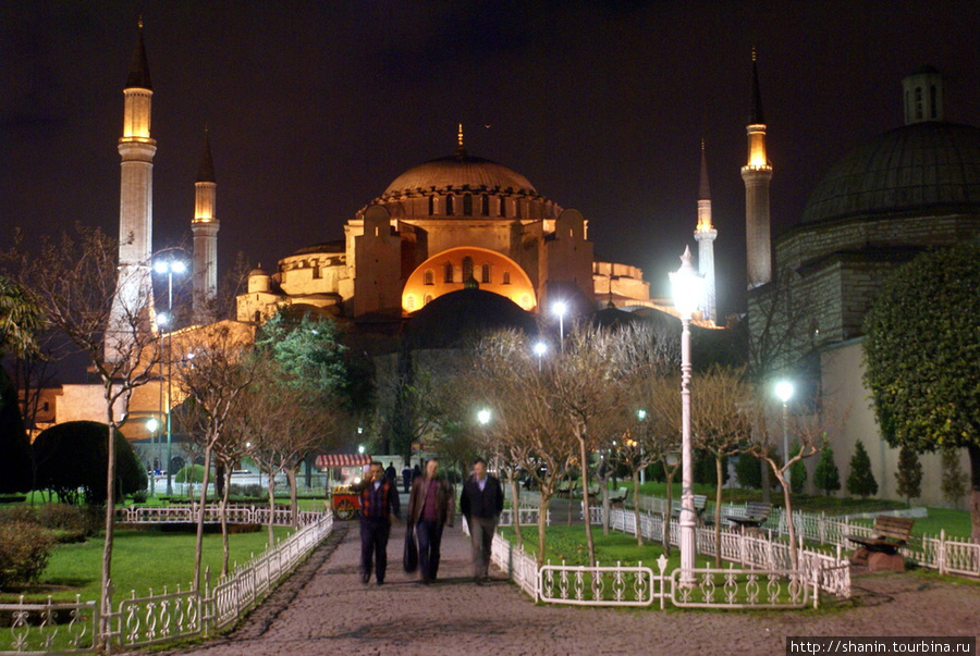 Дорога к Святой Софии ночью Стамбул, Турция