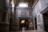 Перед входом в молельный зал собора Святой Софии