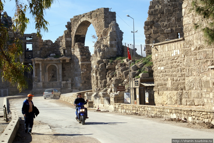 Городские ворота в Сиде Сиде, Турция