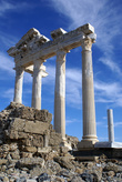 Колонны храма Афины в Сиде