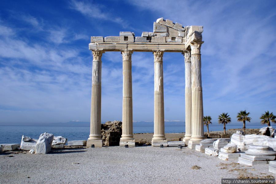 Храм Афины в Сиде Сиде, Турция