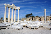 Руины храма Афины в Сиде