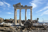 Колонны храма Афины в Сиде