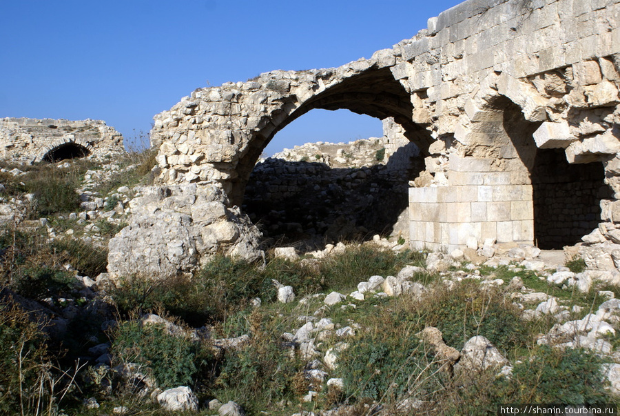 Руины на территории крепости Силифке, Турция