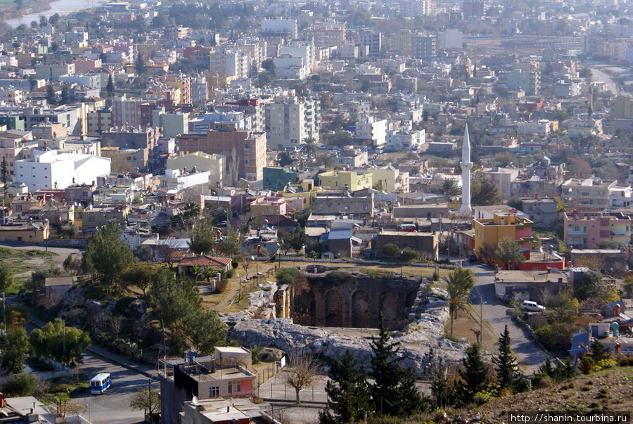 Вид на Силифке из крепости Силифке, Турция