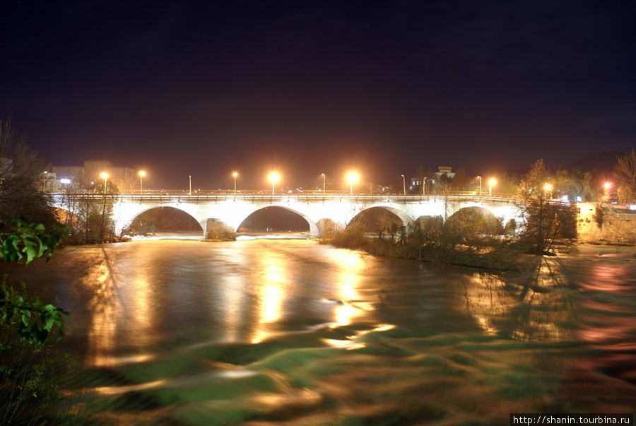 Ночью у моста в Силифке Силифке, Турция