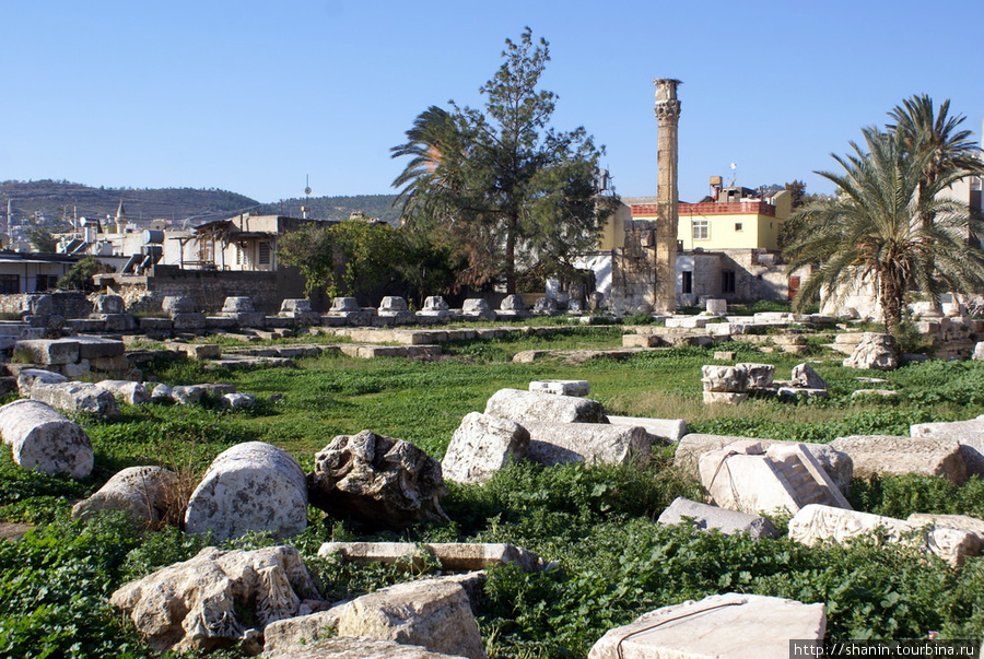 Руины храма Юпитера в Силифке Силифке, Турция