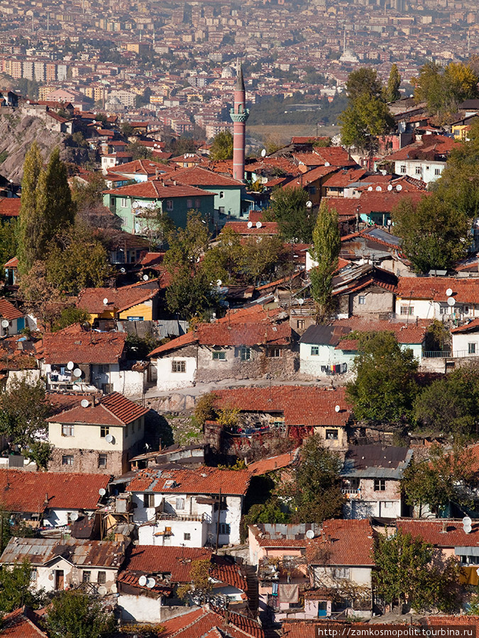 Анкара.  Старый район на горе Алтындаг. Турция