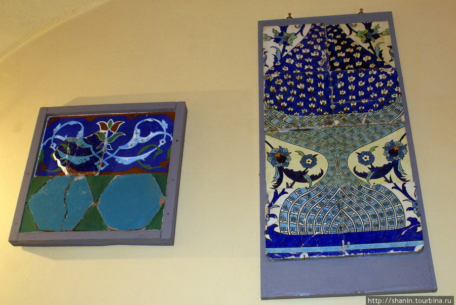 Декоративная плитка в музее Эдирне, Турция