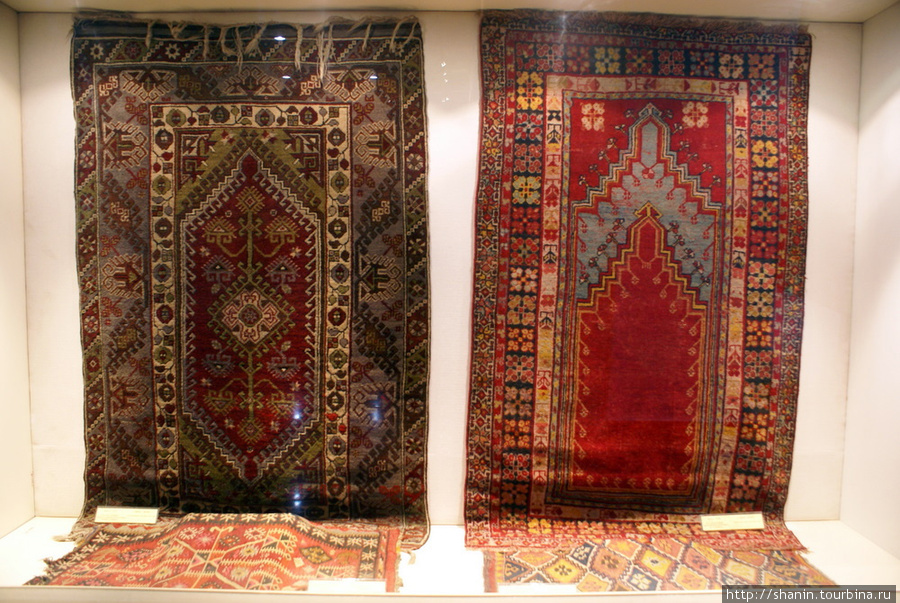 Старые-старые ковры в Археологическом музее Испарта, Турция