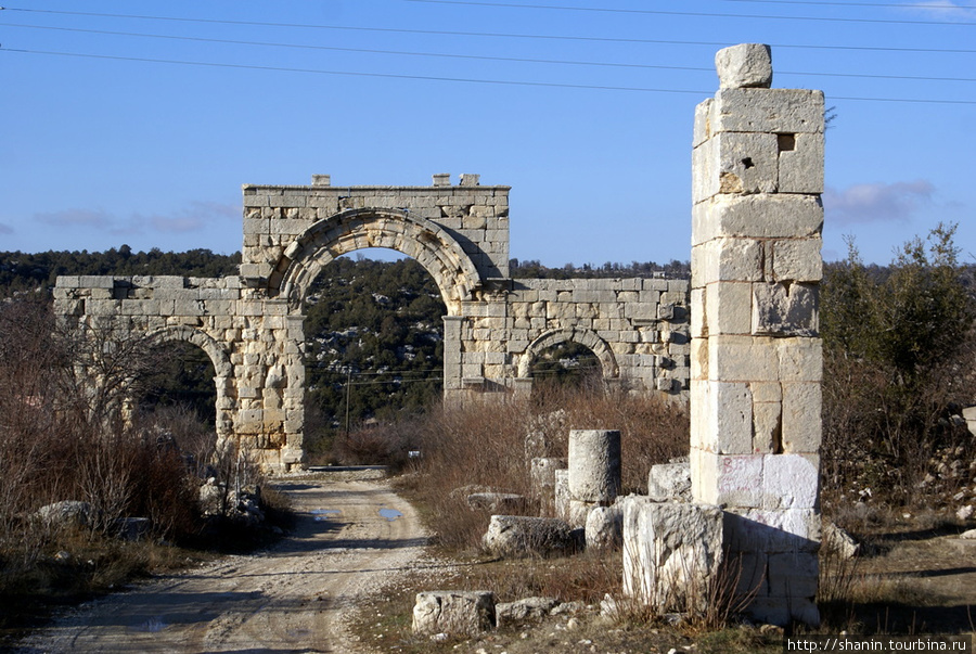 Римская триумфальная арка Силифке, Турция