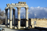 Монументальные ворота Диокесарии
