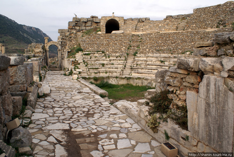 Руины одеона в Эфесе Эфес античный город, Турция