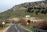 Дорога проходит мимо руин Эфеса в сторону Мариемана