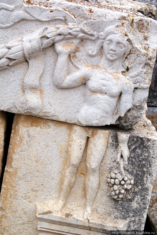 Фигура на камне Ялвач, Турция