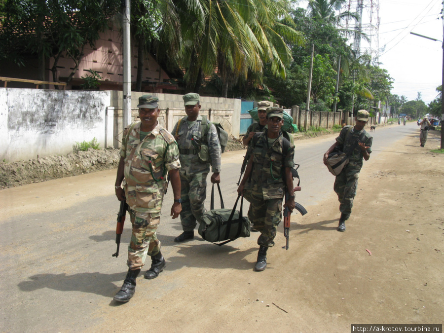 Солдаты передислоцируются Шри-Ланка