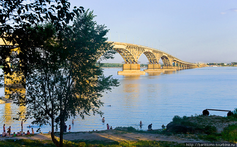 Саратовский мост. Саратовская область, Россия