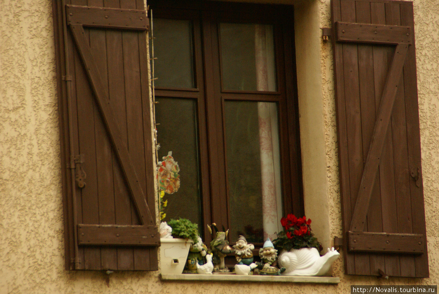 Гризан - круглая деревня Грюиссан, Франция